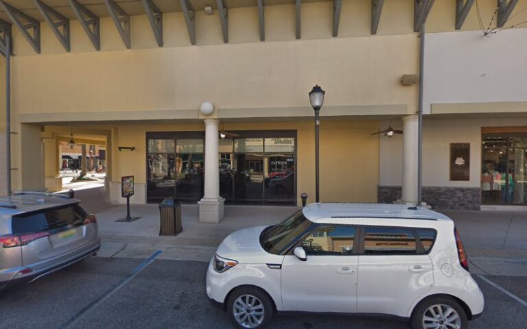 outdoor store 768x480